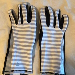 Lululemon running gloves